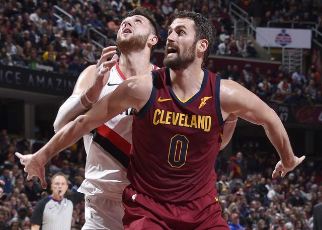 方面突显了 方面突显了