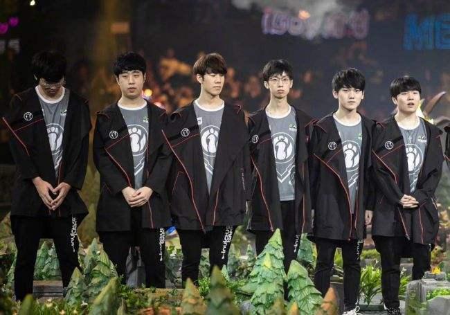 压哨绝平 压哨绝平